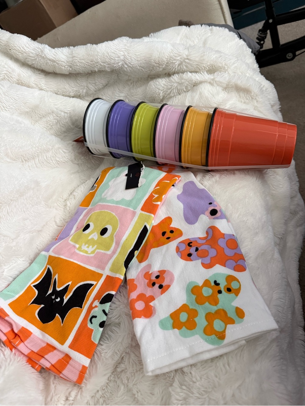 Adorable and fun! 2 cute hand/kitchen towels. 6 thick plastic cups that match
